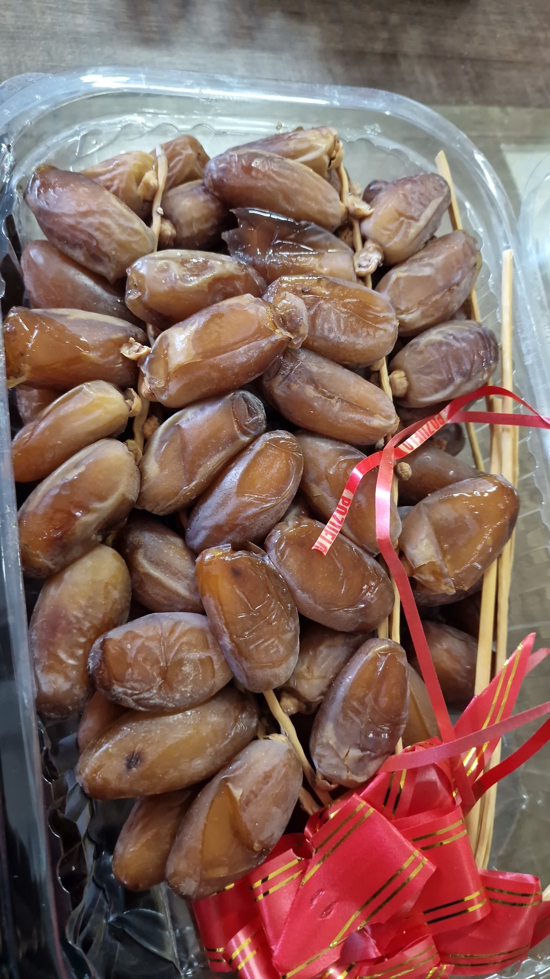 Arjoon  Frische Datteln 1kg Packung aus Algerien